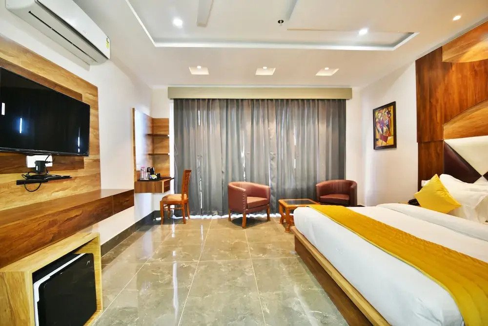 Dhauladhar Hills Resorts
