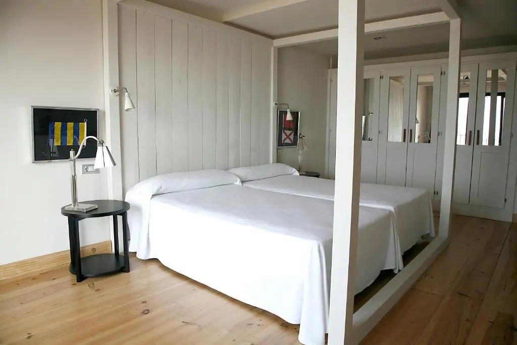 Hotel Trias