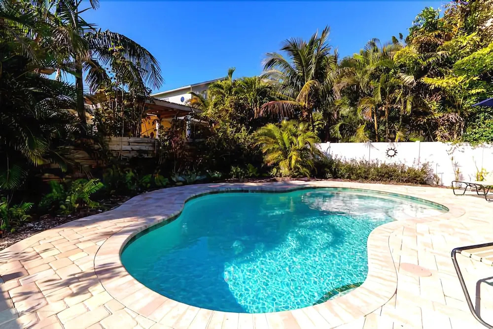 Paradise Cottage 2 Bedrooms 2 Bathrooms Home
