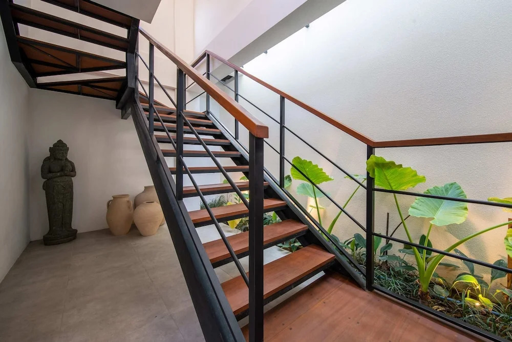 4BR Luxury Modern Contemporary Villa in Canggu