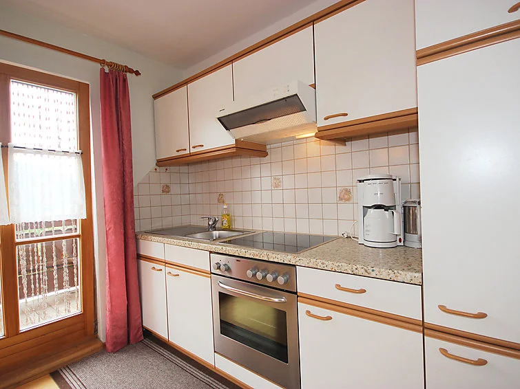 Apartment Kitzsteinhorn by Interhome