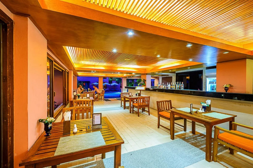 Seaview Patong Hotel