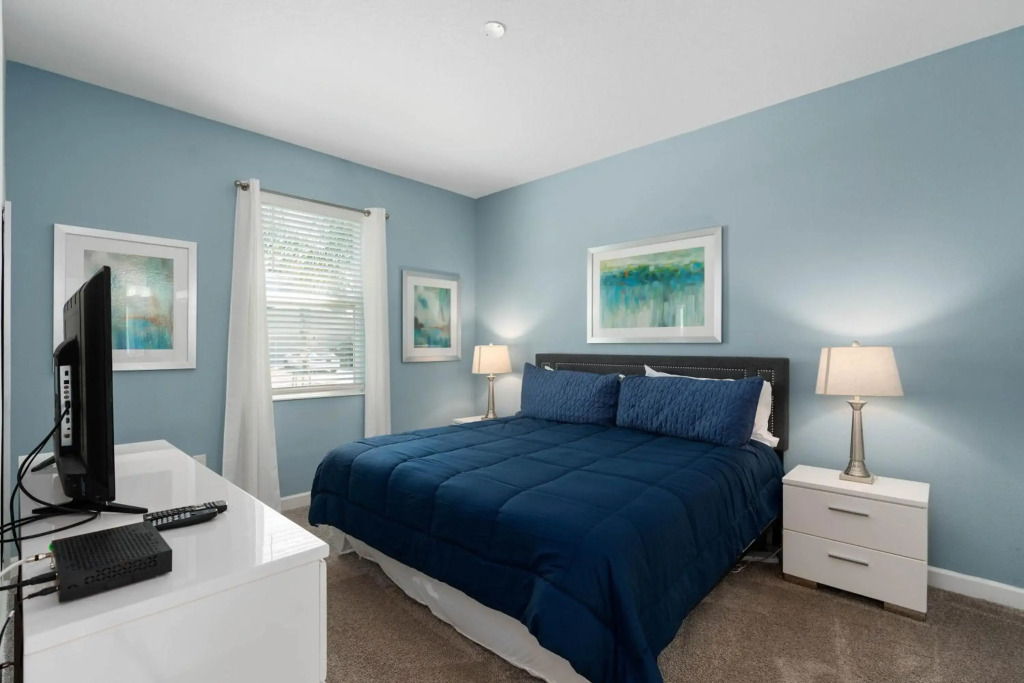 8 Bedroom Resort Style Home close to Disney.