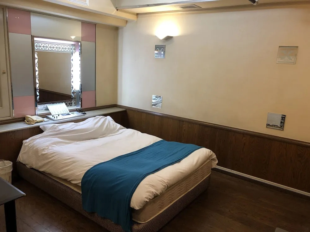 Hotel First Inn - Adults Only