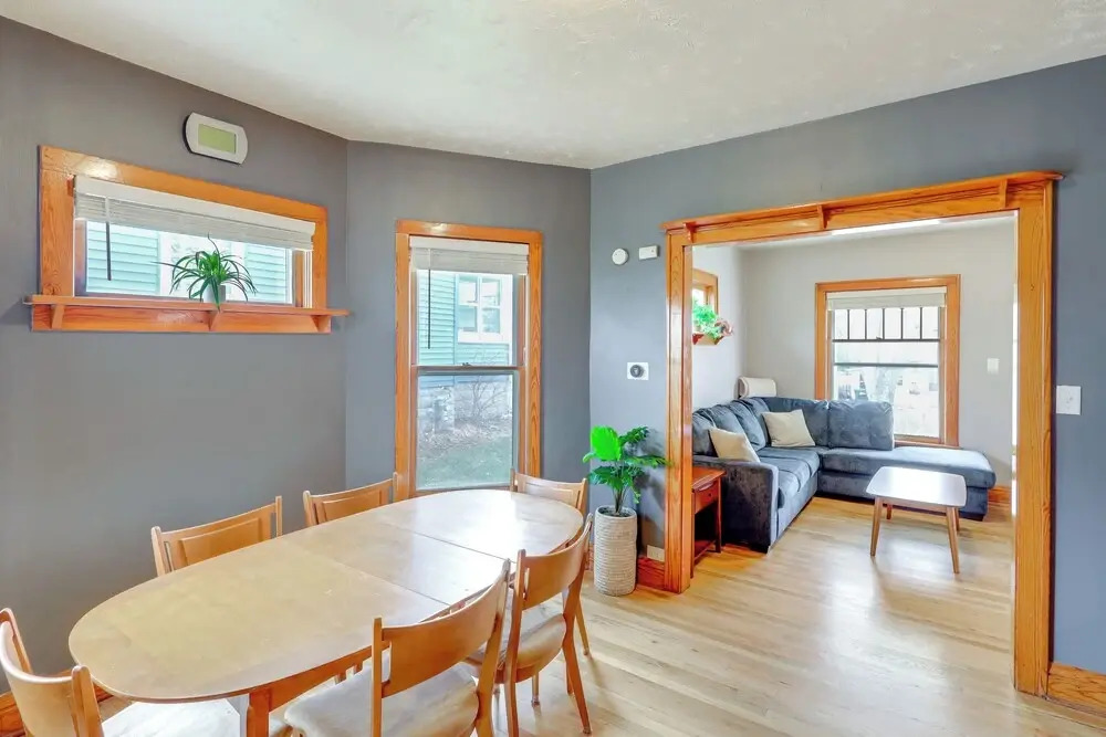 Walk to Nightlife District! Omaha Benson Bungalow