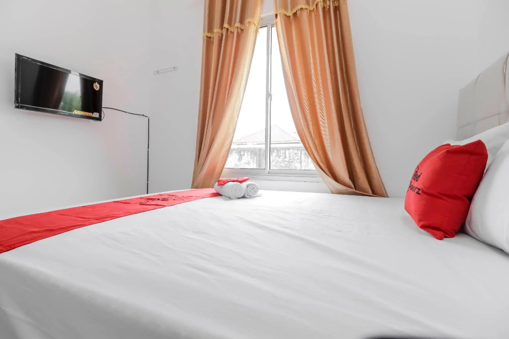 RedDoorz near Jembatan Ampera Palembang