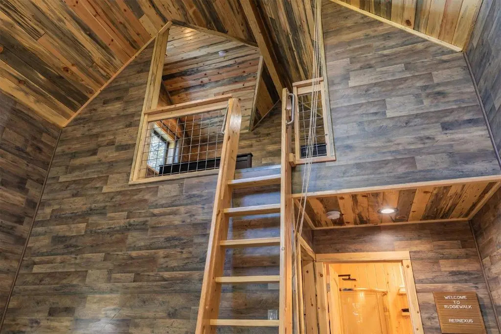 RidgeWalk Treehouse