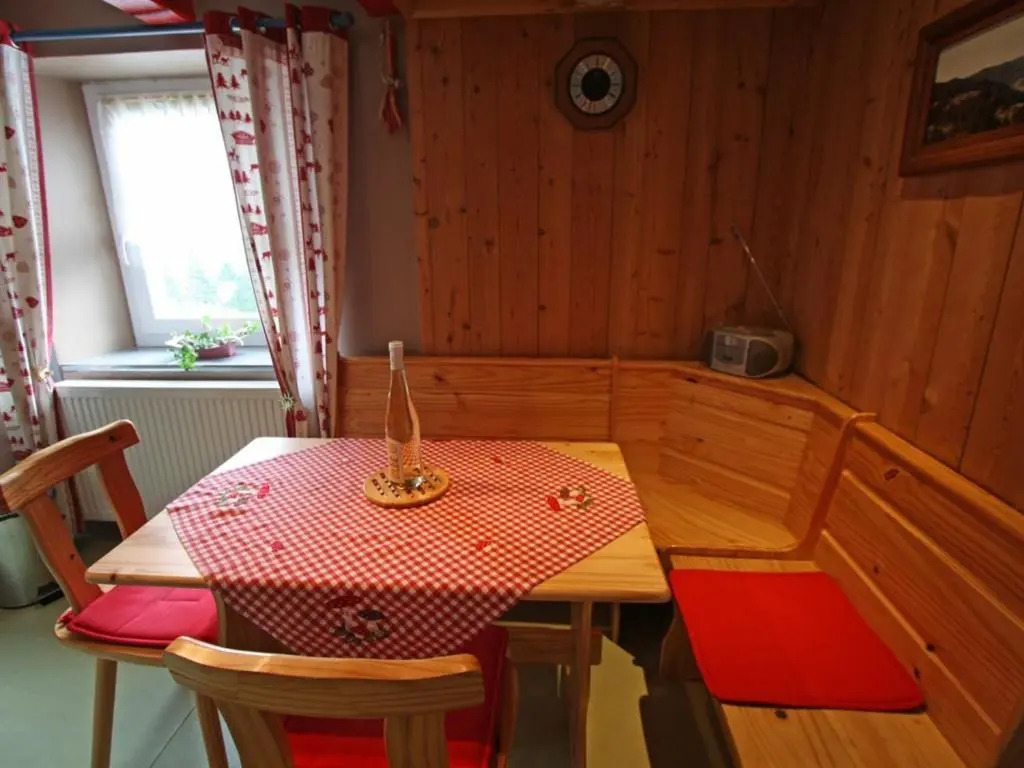 Charmant gîte avec terrasse, WiFi et garage moto à Gérardmer - FR-1-589-133