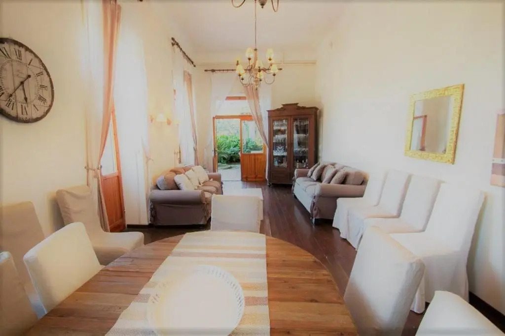 Grande appartamento in Villa con terrazza sul mare