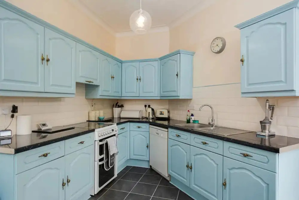 Modern Trinity Apartment In Good Location