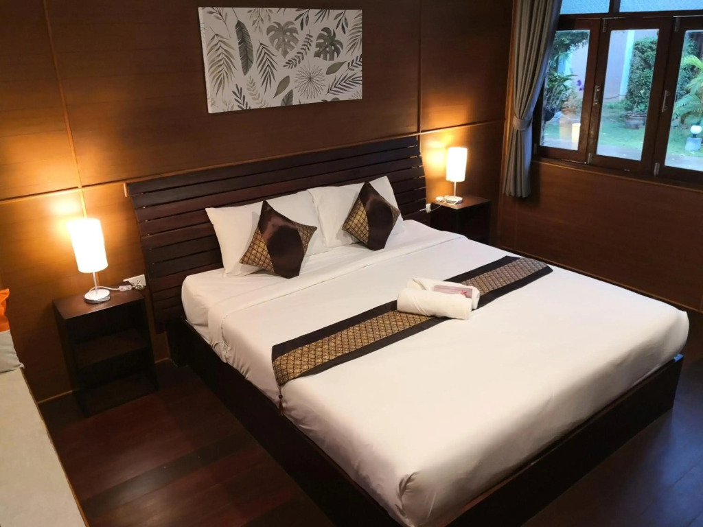 Baan Suan Rim Klong Resort