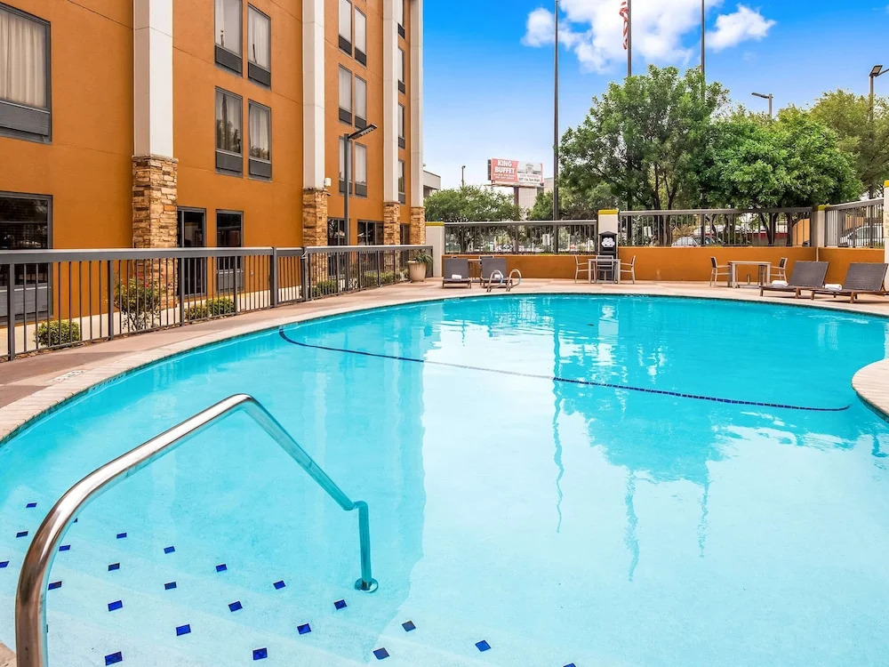 Hampton Inn San Antonionw/seaw