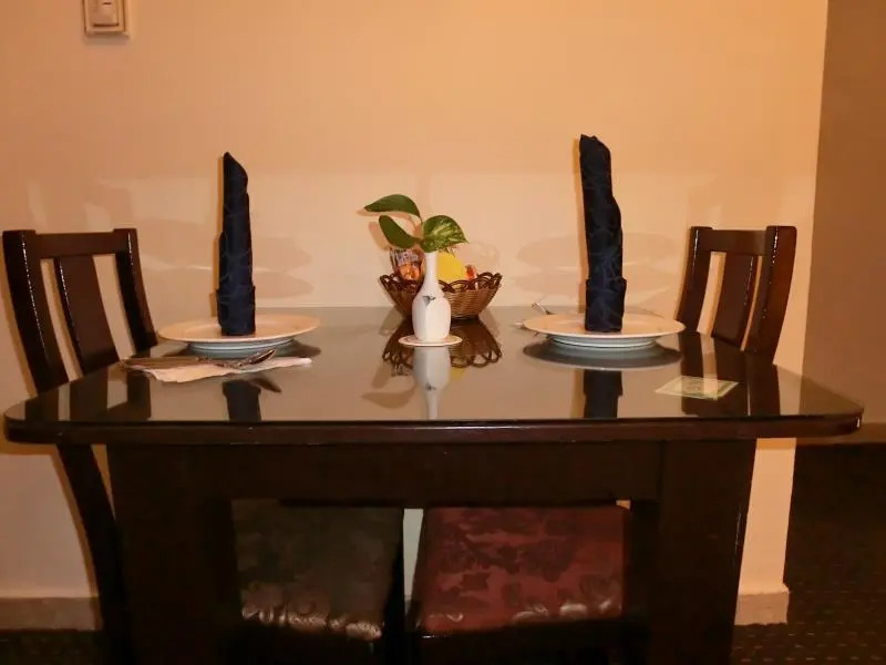 Al Muraqabat Plaza Hotel Apartments