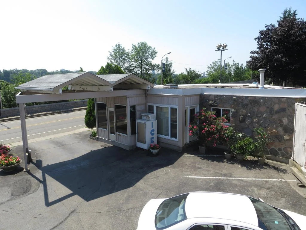 Riverview Motel