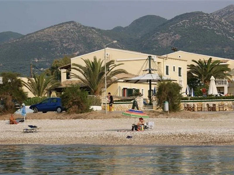 BeachFrontSalvanos aparthotel 