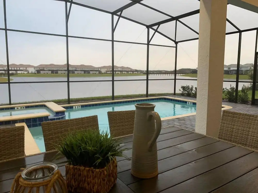 Gorgeous Single Home With Pool and Game Room Sl2953