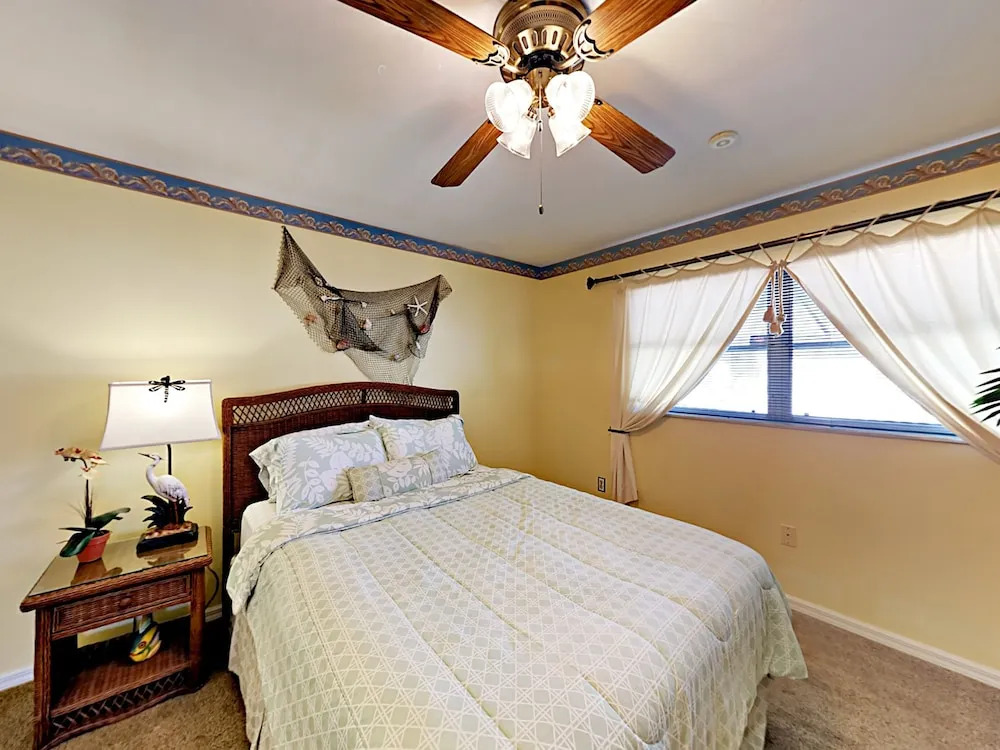 4527 Bimini Home 3 Bedrooms 2 Bathrooms Home