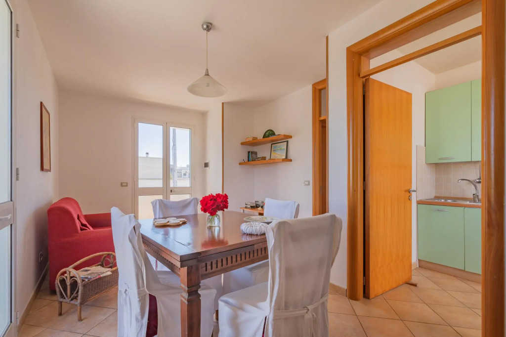 Comfortable house with large terrace for outdoor dining in San Foca just 100 meters from the sea-Casadoni