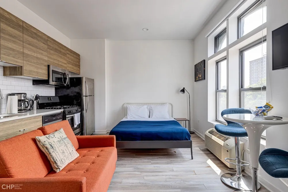 747 Lofts by RedAwning - River West, Third Floor Chicago