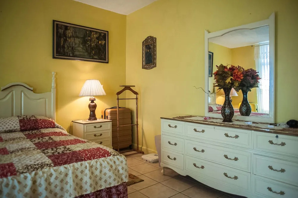 Ocean View Suit-Montego Bay Club Resort