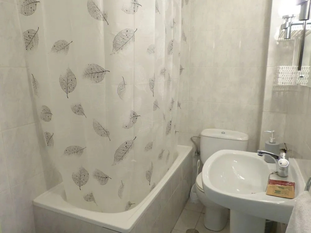 HOSTAL CANDELEDA