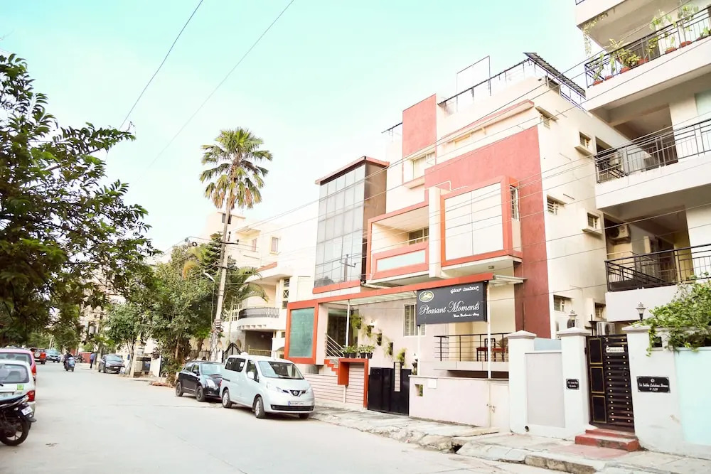 Pleasant Moments -Business Hotel