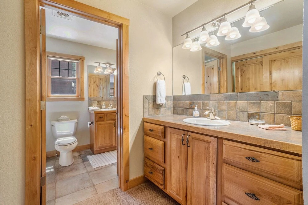 Solitude Bobcat #5- Estes Park 2 Bedroom Condo by RedAwning