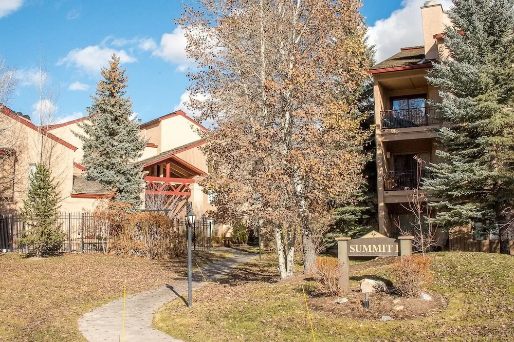 Summit 2807 - 3 Br Condo