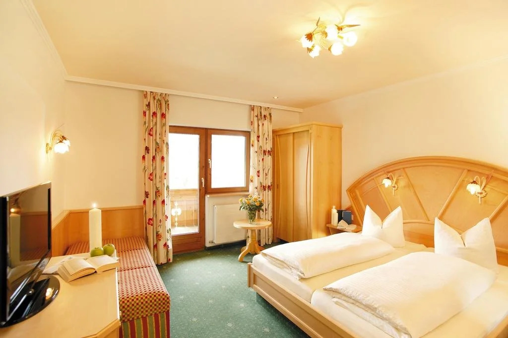 Apparthotel Talhof, Restaurant, Pool und Spa