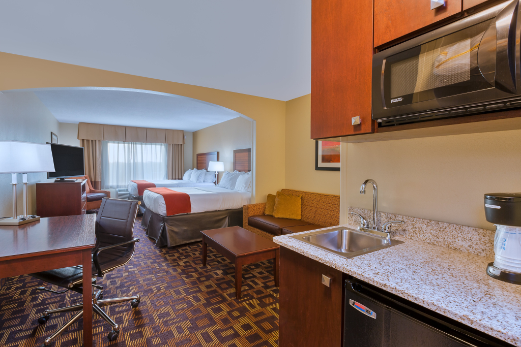 Holiday Inn Express Hotel & Suites Salina by IHG