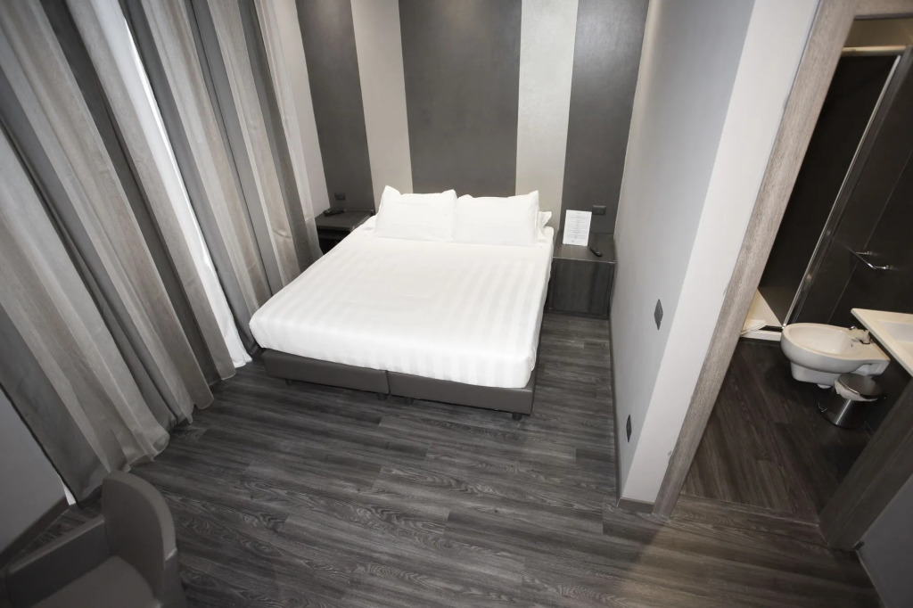 9V9 Hotel