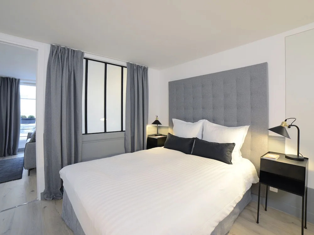 Luxury 4BDR Le Louvre I by Livinparis