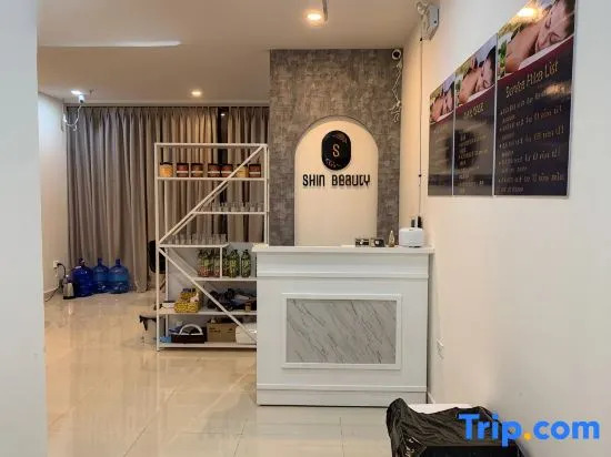 Vinhomes Greenbay Me Tri - Luxury, Garden Apartment in Hanoi