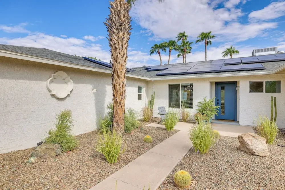 6 Mi to Lookout Mountain: Scottsdale Home w/ Grill