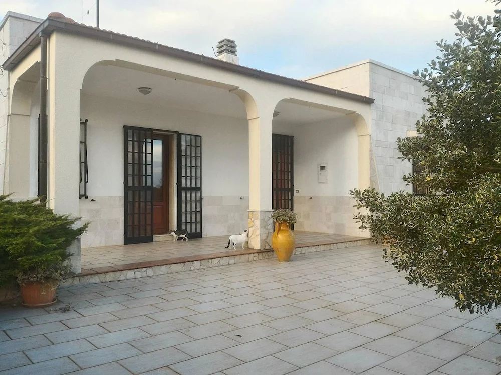 House With 2 Bedrooms in Cisternino Brindisi, With Enclosed Garden - 1