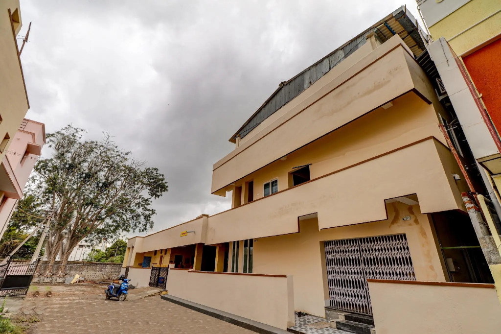 OYO 49167 Uv Residency