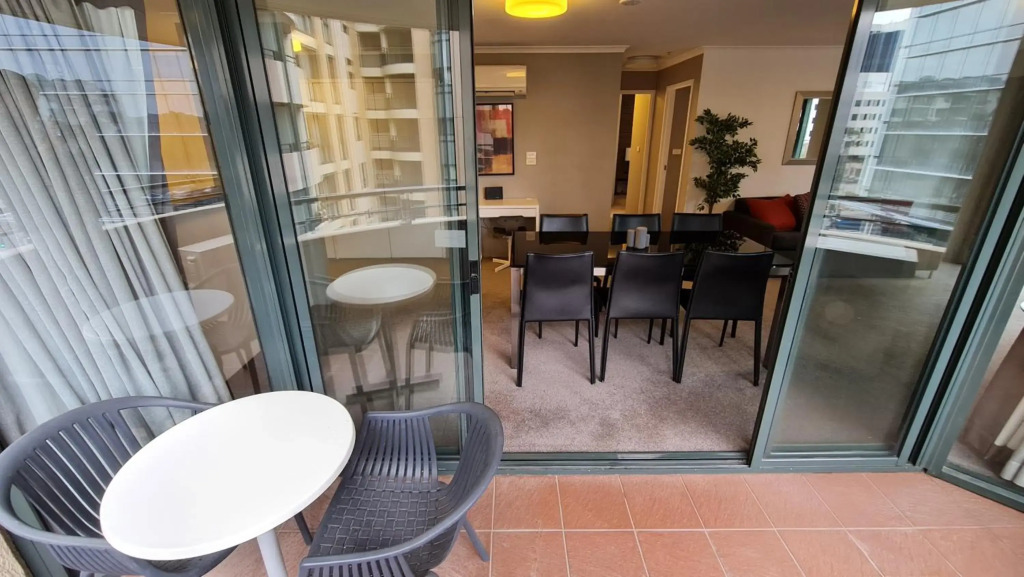 2BR 2Bath L4 Executive Apartment, in City Centre