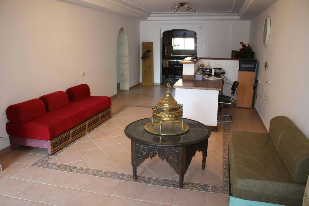 Al Yakhour Hostel