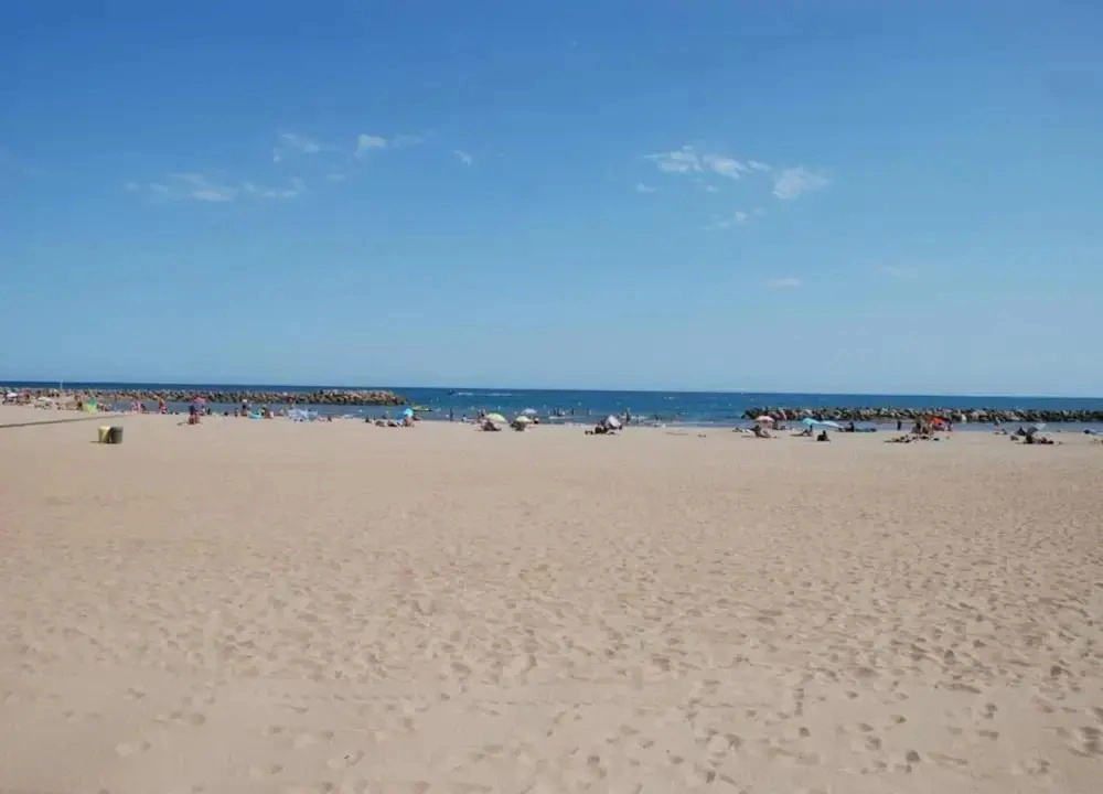 Charming Villa by Serignan Beach