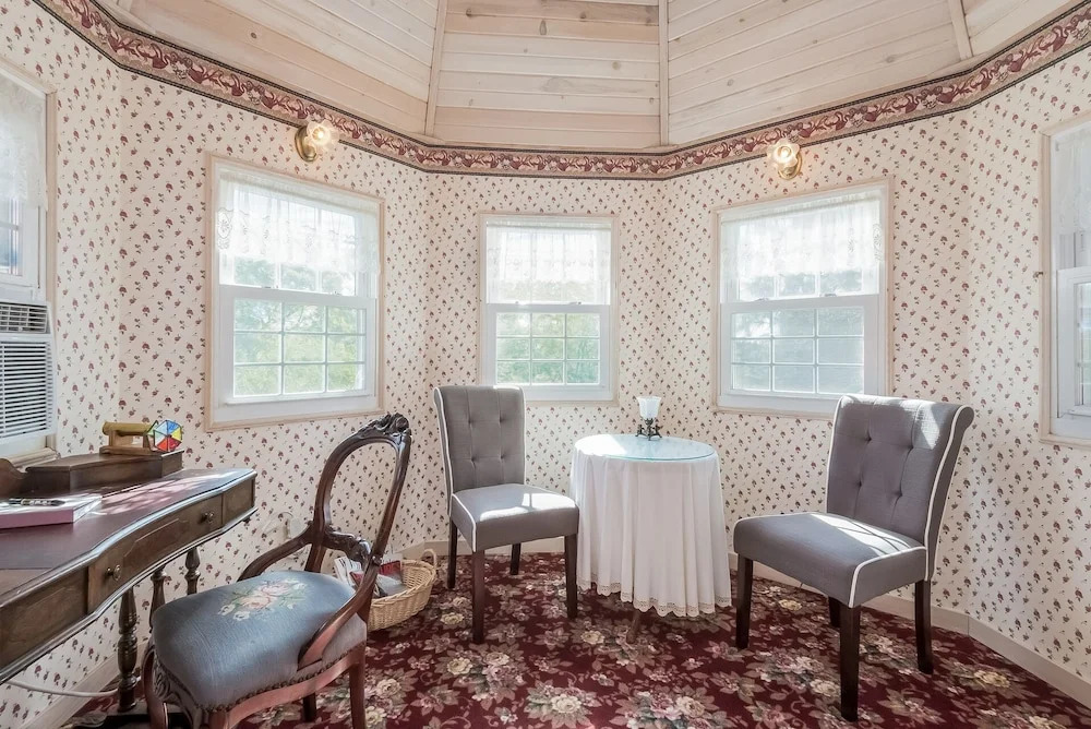Kingsley House Bed & Breakfast - Full Home