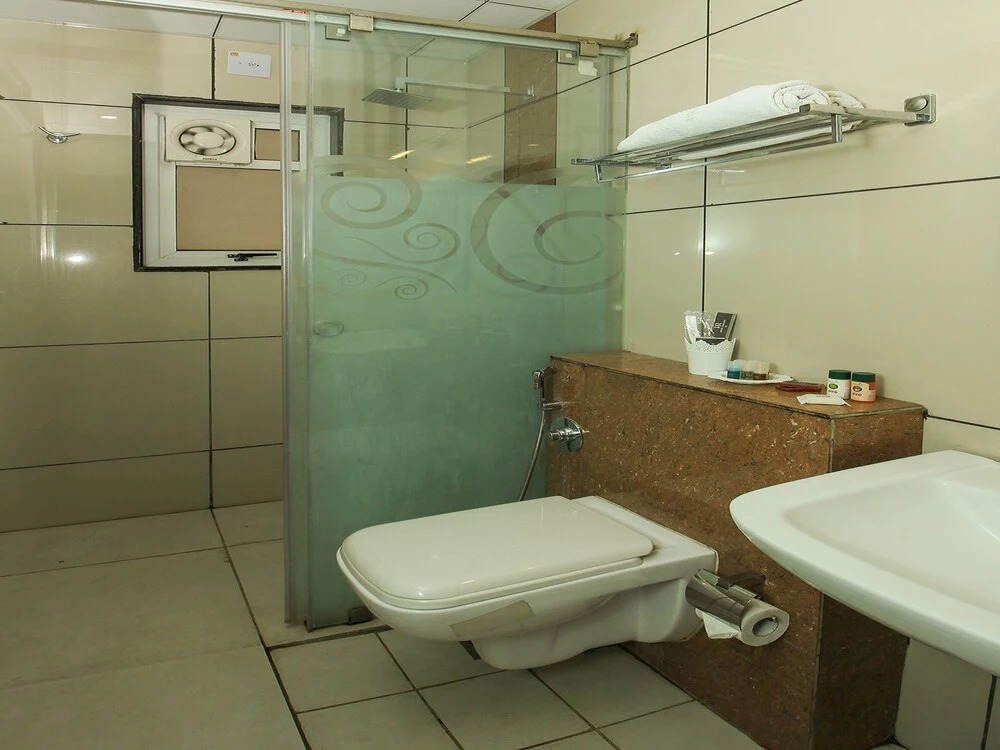 Capital O 3285 Hotel Radiant