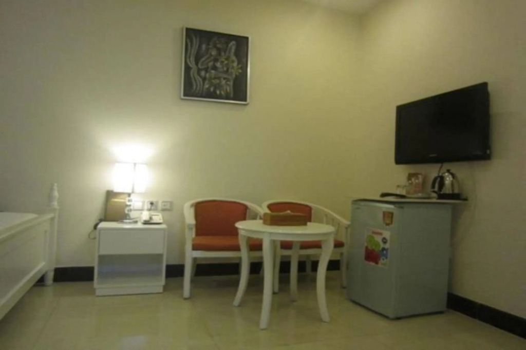 Queen Central Apartment Hotel