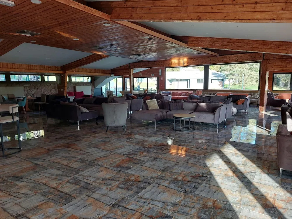 Hotel Parc Les Cigognes