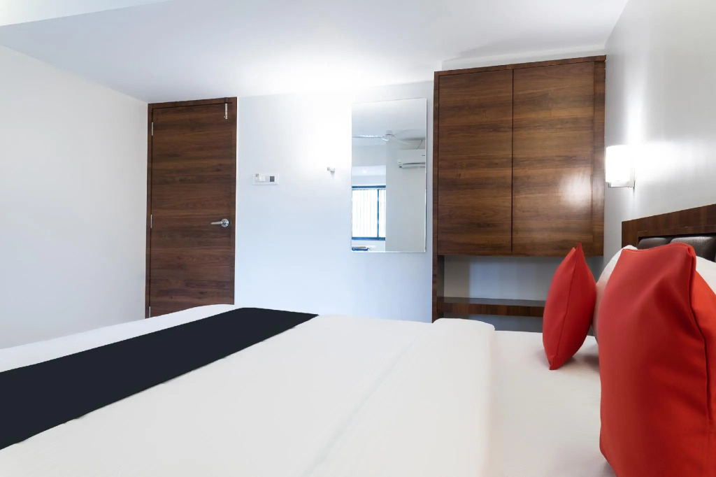 Capital O 44215 Hotel Majestic Executive
