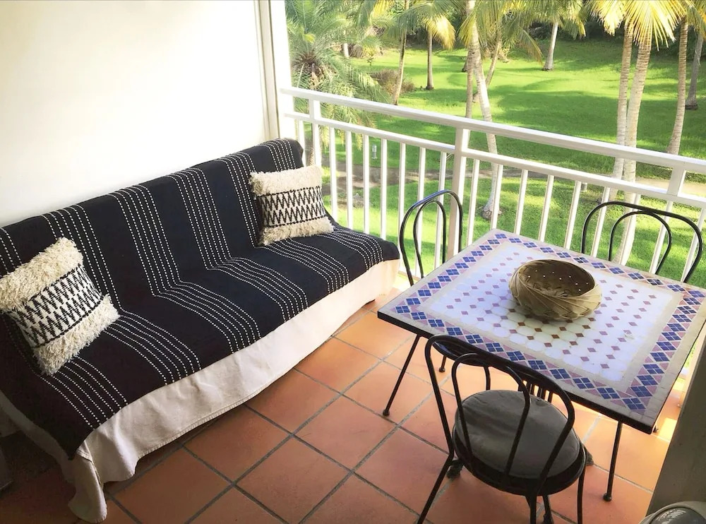 Studio in Saint-françois, With Wonderful sea View, Private Pool, Enclo