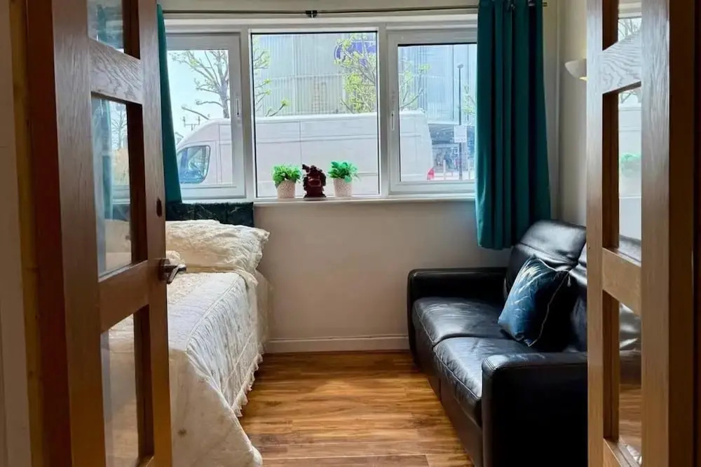 Cosy London Apartment With River View