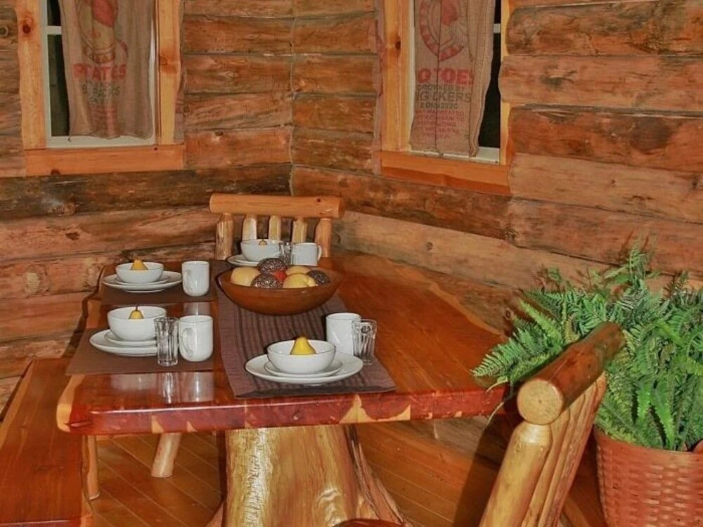 Diamond Lake Cabins