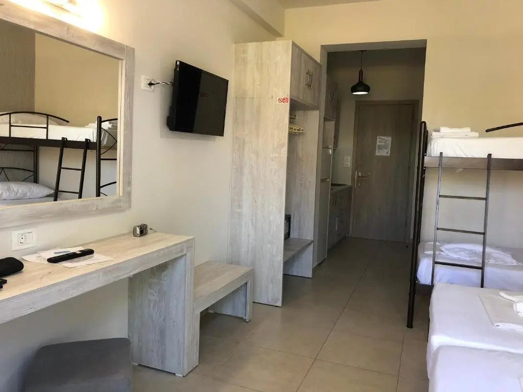 PARADISE APARTMENTS & SUITES