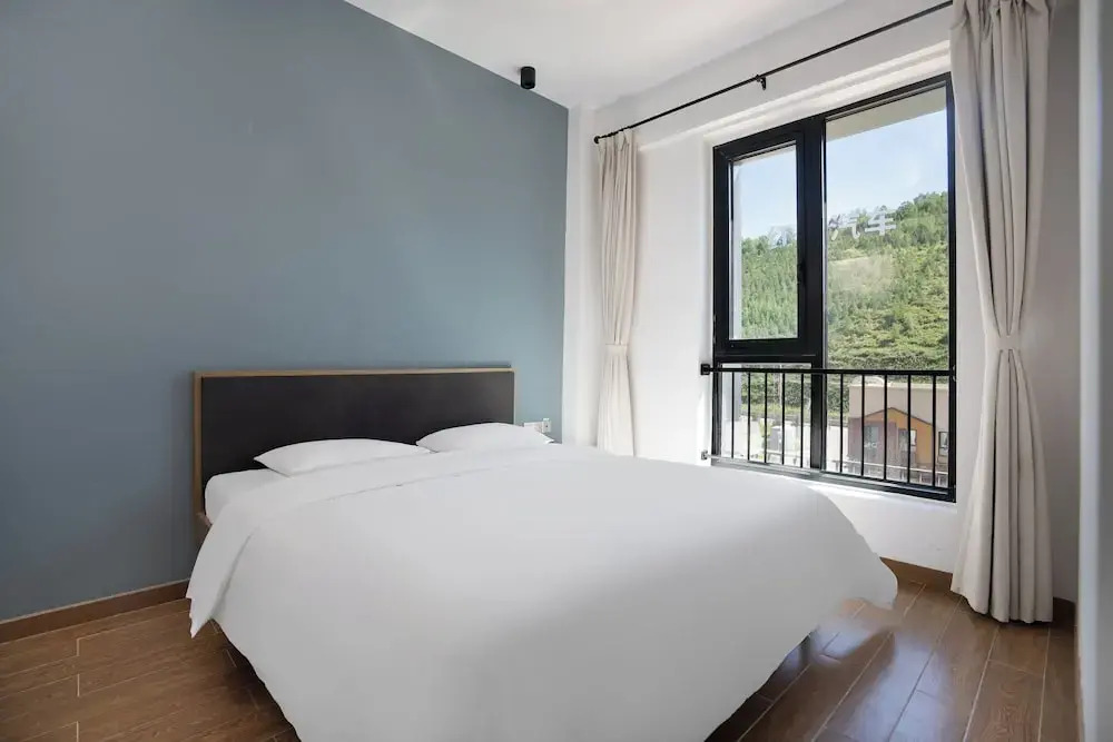 Prince Hotel By Secret Garden