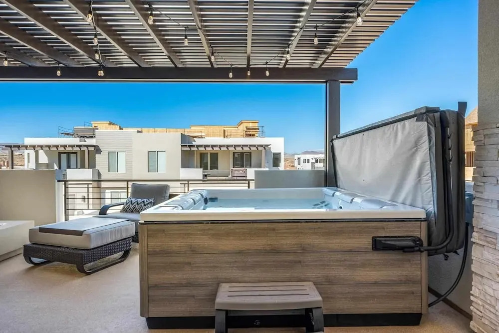 Somewhere On A Beach 5 Bedroom Townhouse